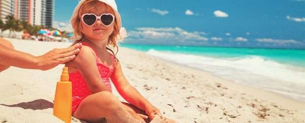 sunscreenkid 696888934 1024 - کرم ضد آفتاب تا چند ساعت از پوست حفاظت می‌کند