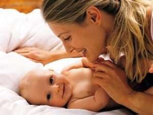 hlife.5 300x225 - چرا کودک از گرفتن پستان مادر امتناع می کند؟