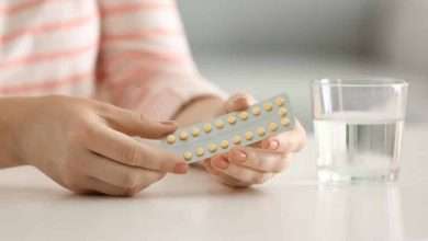 751 How to take birth control pills 2 390x220 - قرص های ضد بارداری و اثرات آن ها