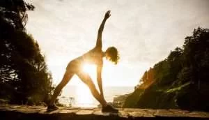 1140 stretch your body lifespan woman stretching sun light.imgcache.reveda458a6842060bce745fa0a6e3e190b 300x172 - چگونه تمرکز خود را برای مطالعه کردن افزایش دهیم