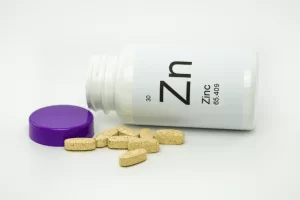 Zinc Bottle 300x200 - بهترین مکمل ها برای تقویت سیستم ایمنی در برابر کروناویروس