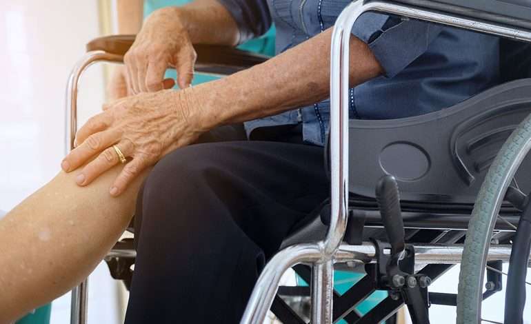 Edema after knee replacement surgery ورم پا بعد از جراحی تعویض مفصل زانو