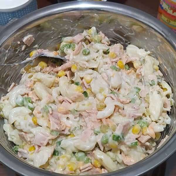 3295164e ca79 4625 95cf 9351afb3a257 - طرز تهیه سالاد ماکارونی به روش مجلسی