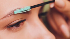 مراحل رشد ابرو بعد از کاشت