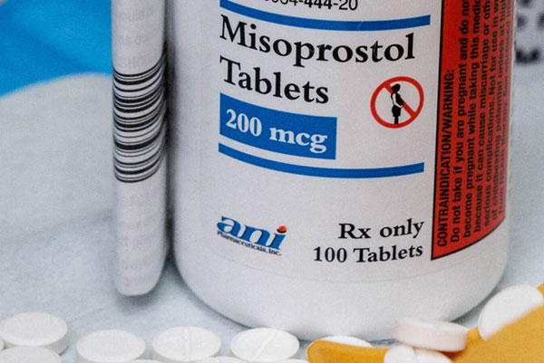 با زبانی ساده و علمی، تمام علائم سقط موفق با قرص، تفاوت سقط کامل و ناقص، نشانه‌های هشدار و مراقبت‌های بعد از آن را بررسی می‌کنیم